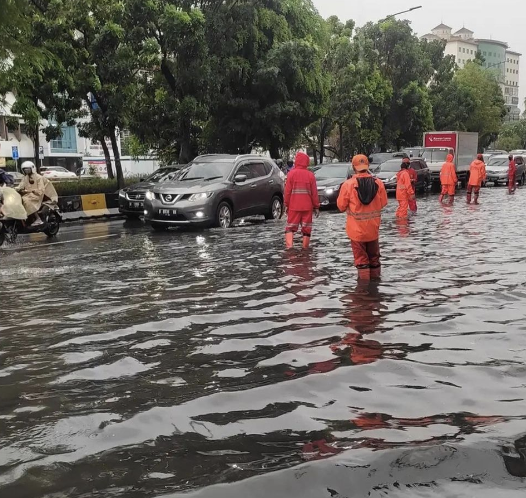 Hujan Lebat, 10 RT Dan 1 Jalan Di Jakarta Barat Terendam Banjir